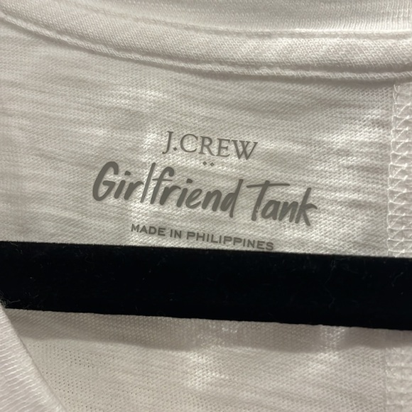 NWT! JCrew XL Girlfriend tank! Perfect year round wardrobe staple piece! - Picture 3 of 5